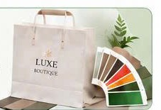 Túi giấy và bảng màu duyệt mẫu